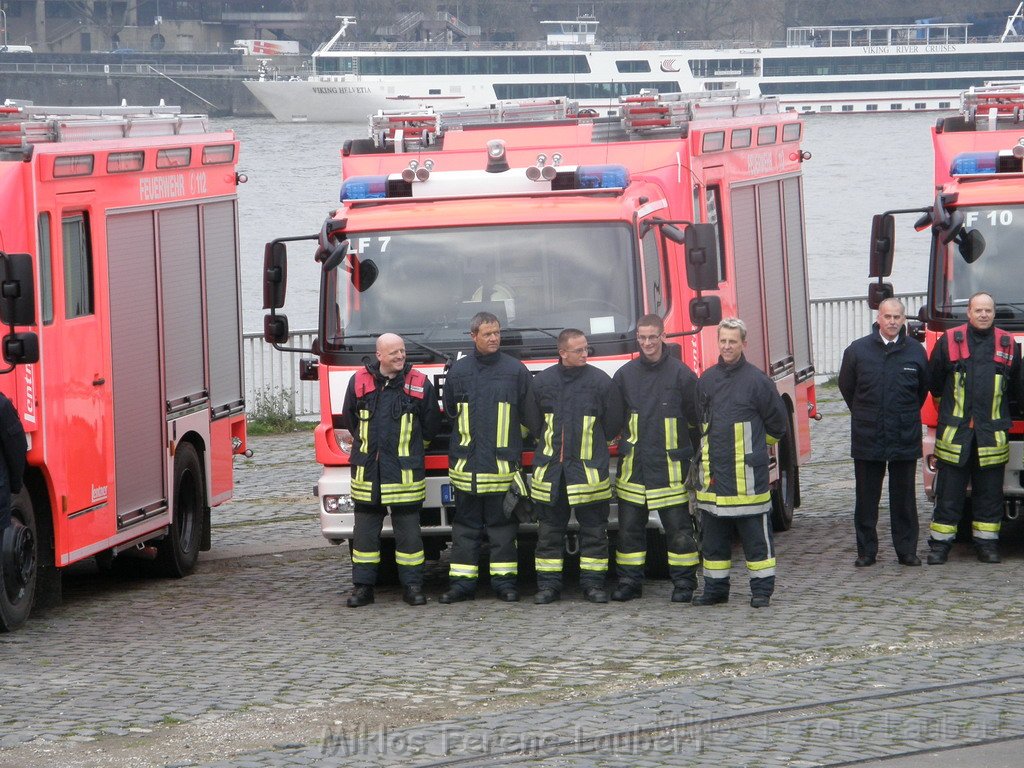 Neue LF`s fuer Koeln Uebergabe in Koeln Deutz an den Wachen  P042.JPG